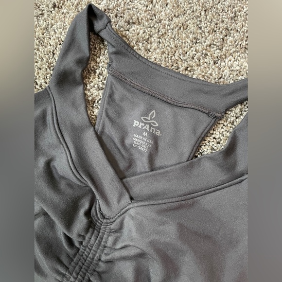 Shirred v-neck fitted tank top with T-back with built in bra-yoga, gym, lounge - Picture 4 of 8